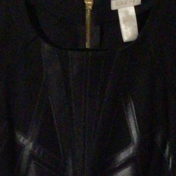 Dress-Cache-Size 6 - Picture 2 of 3